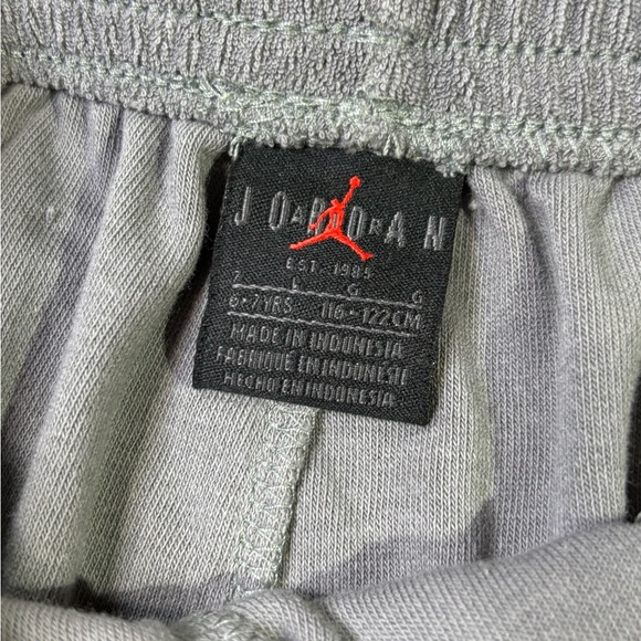 Nike Jordan Toddler/Boy 2pc Set Size 6 Gray Terry Cloth Shirt Shorts NWT - Picture 4 of 10